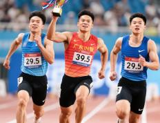 开云平台-短跑选手勇擒金牌，备战继续努力
