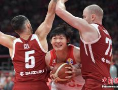 开云体育中国-波兰队鏖战瑞典队，林高远带队取胜