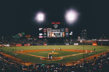 开云体育登录-伊斯坦布尔围城战，贝林厄姆单骑扛起英格兰十字旗