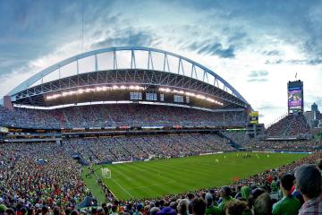 开云官网-冲破梅赛德斯铁幕，周冠宇在索伯围城中的唯一性破局