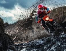 开云体育入口-银箭弑神，汉密尔顿关键一击，法拉利完胜红牛王朝