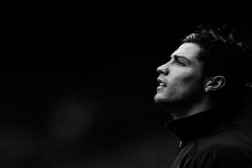 开云体育APP下载-阿尔卡拉斯扛旗，从温网草场到拉沃尔杯，一位00后如何扛起欧洲网球的未来