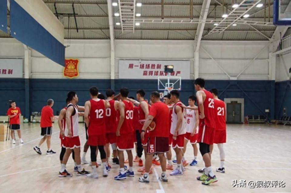 开云体育中国-天津男篮球员集体训练，备战下一场关键比赛