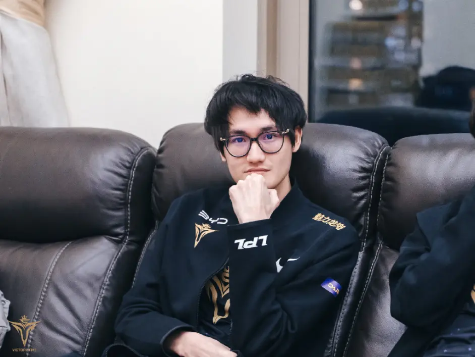 开云体育登录-V5血洗G2,Bin线上压制力十足强强对话小组赛,锁定晋级资格