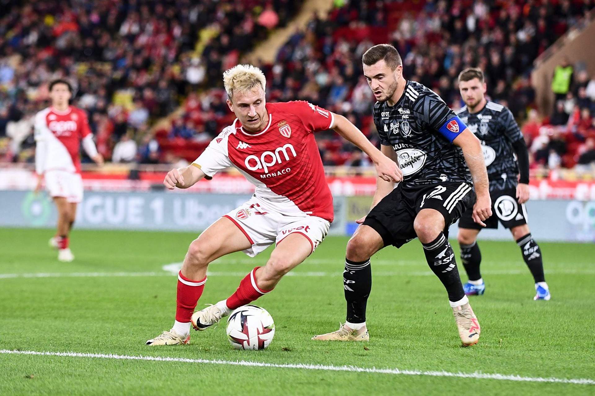 开云平台-非洲杯比赛启幕!球队奋力冲击冠军