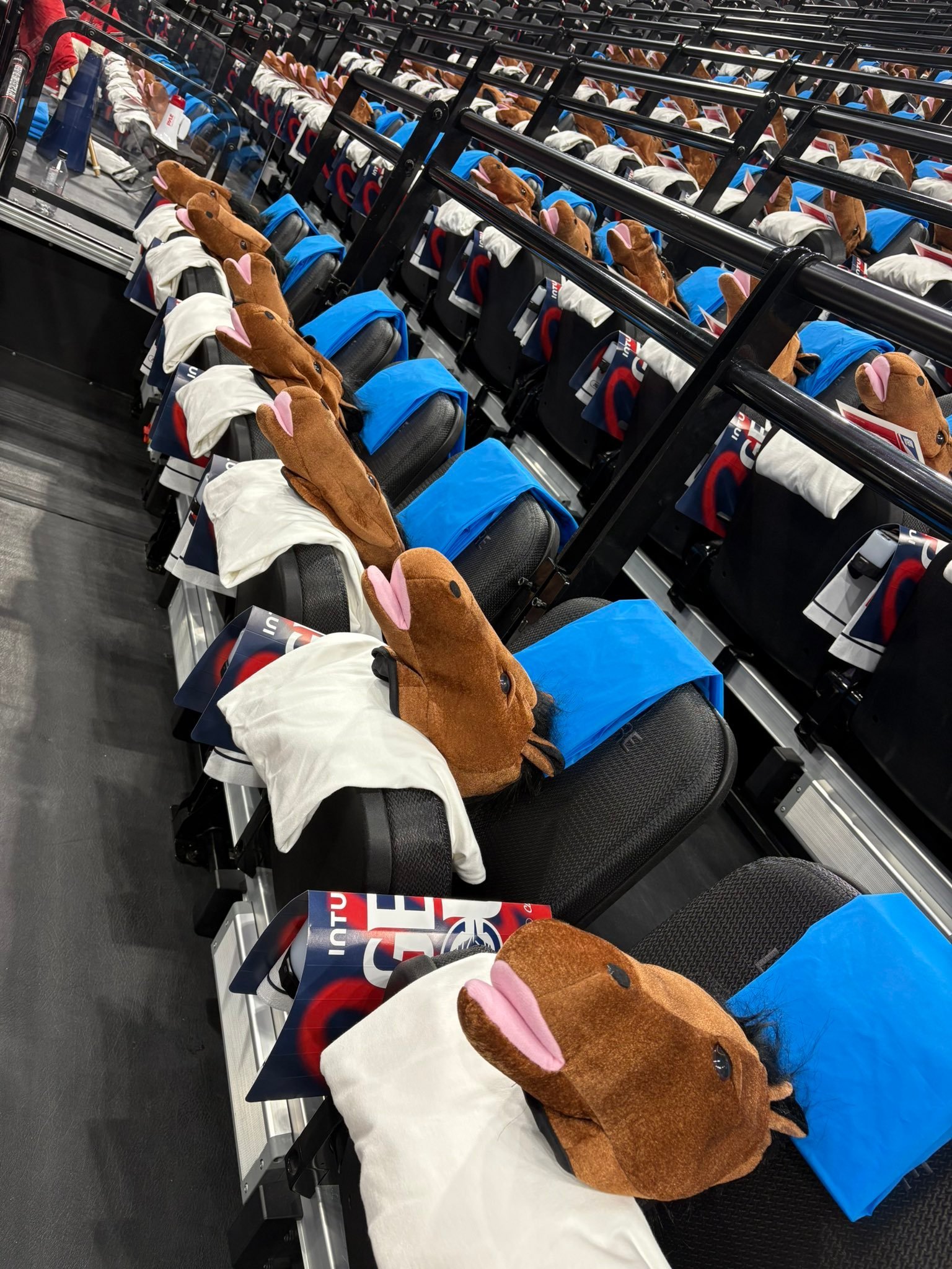 开云官方app入口-快船士气高昂,击败鹿主场豪取胜利