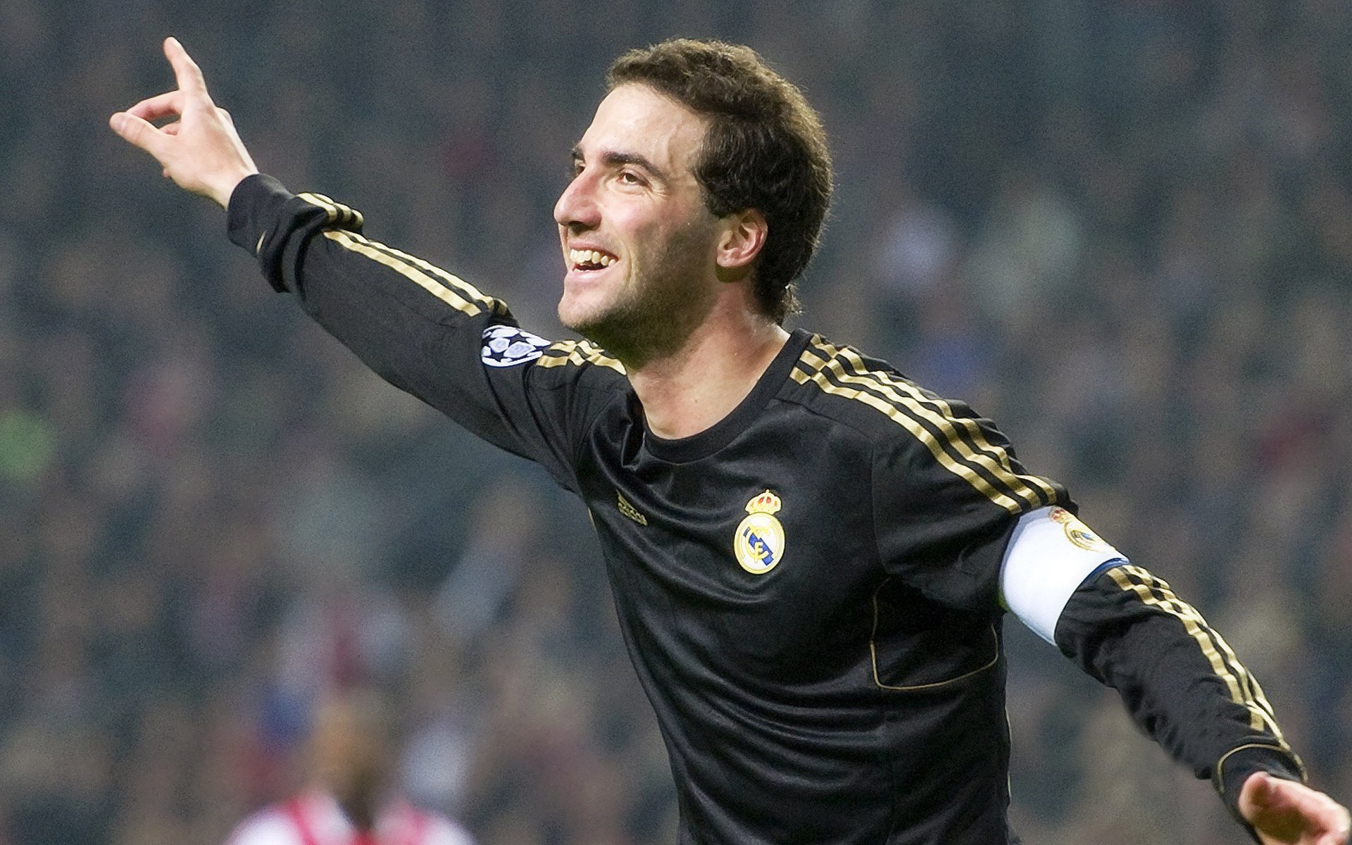 开云体育官网-罗德里爆发，巴萨高原客场擒玻利维亚，关键三分奠定出线基石